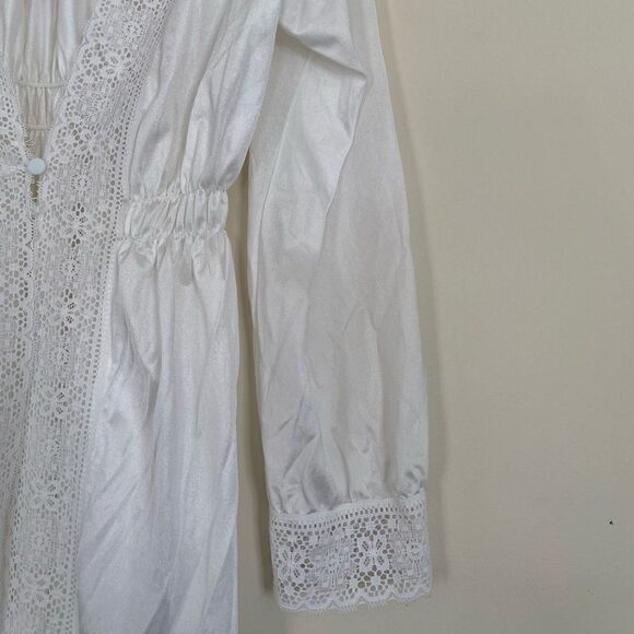 Aristocraft by Superior Vintage Robe Cottage White Lace Trim Large Fits Small - Picture 3 of 14